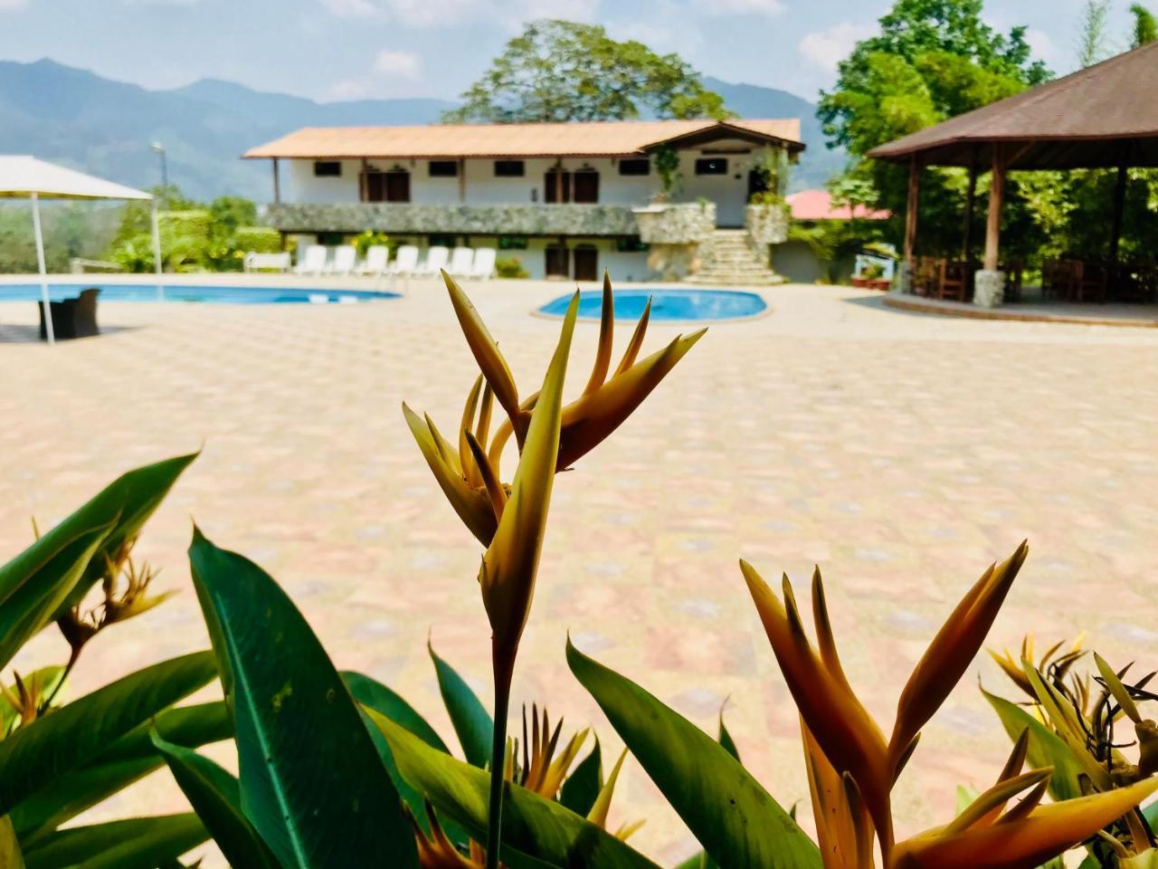 Yantzaza Hosteria Tierra Dorada المظهر الخارجي الصورة